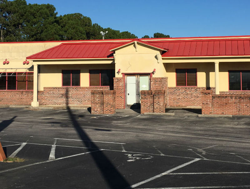 The former Old Chicago restaurant property on Market Street was purchased at the end of October. Photo by Cece Nunn.