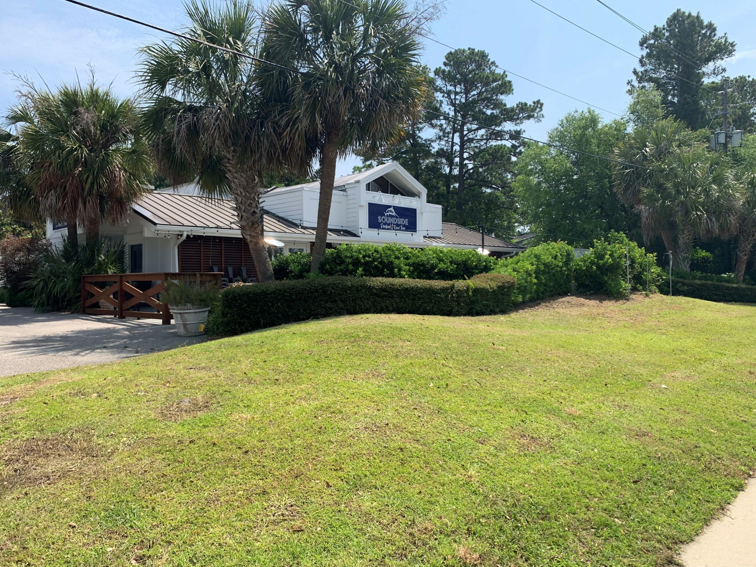 Soundside Seafood and Raw Bar exterior