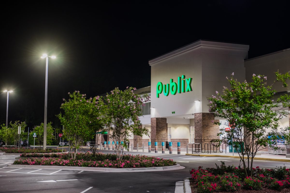 Publix Commons at Federal Point storefront