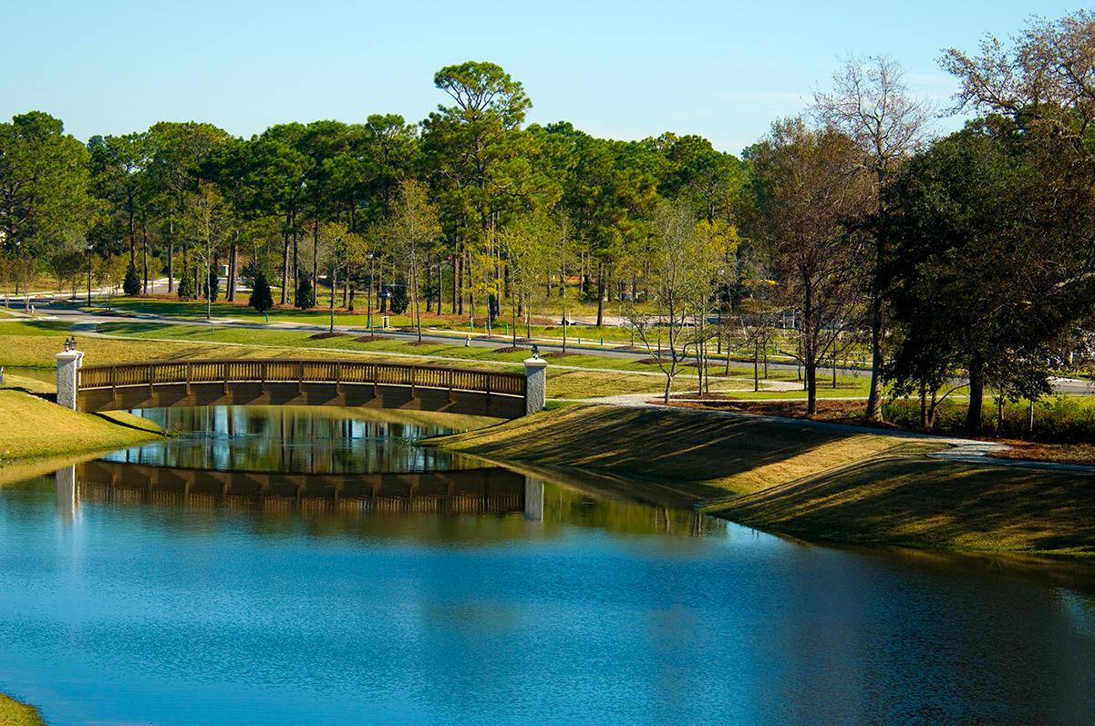 Autumn Hall pond + bridge