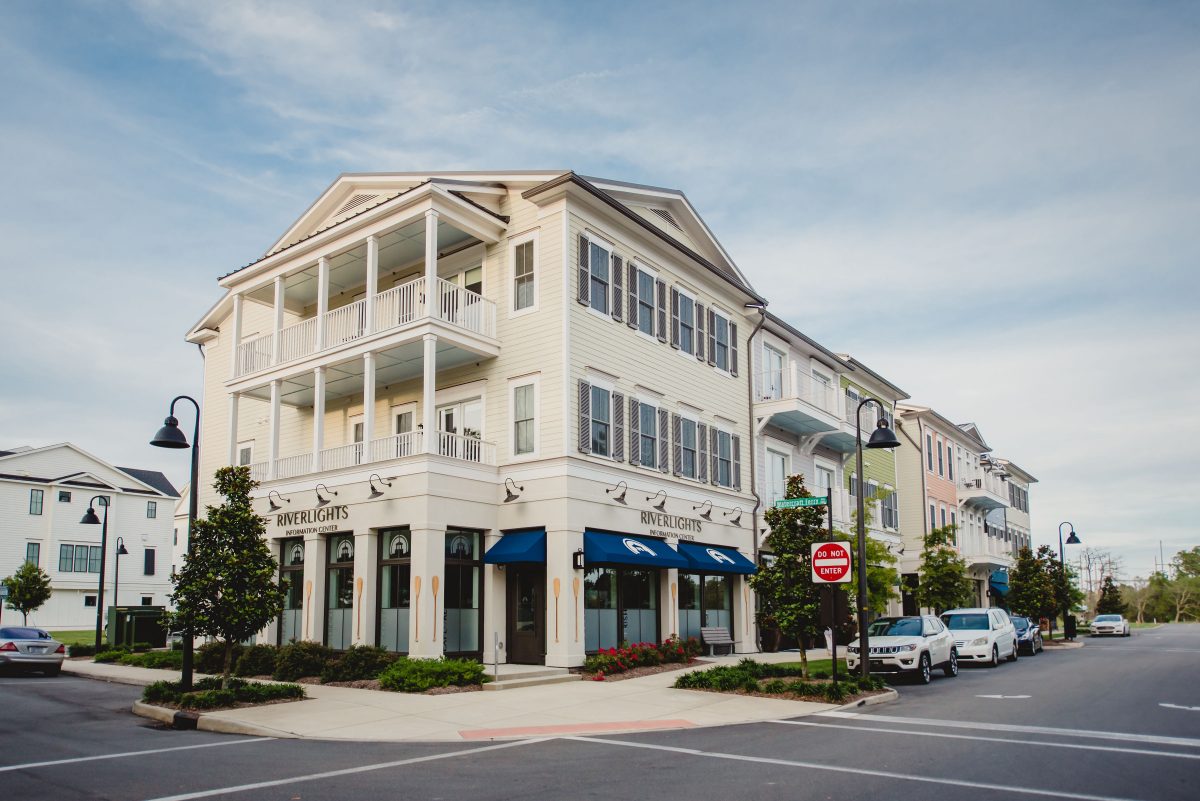 RL Lofts exterior: apartments + retail