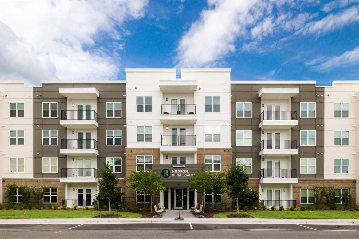 Hudson Renaissance exterior entrance