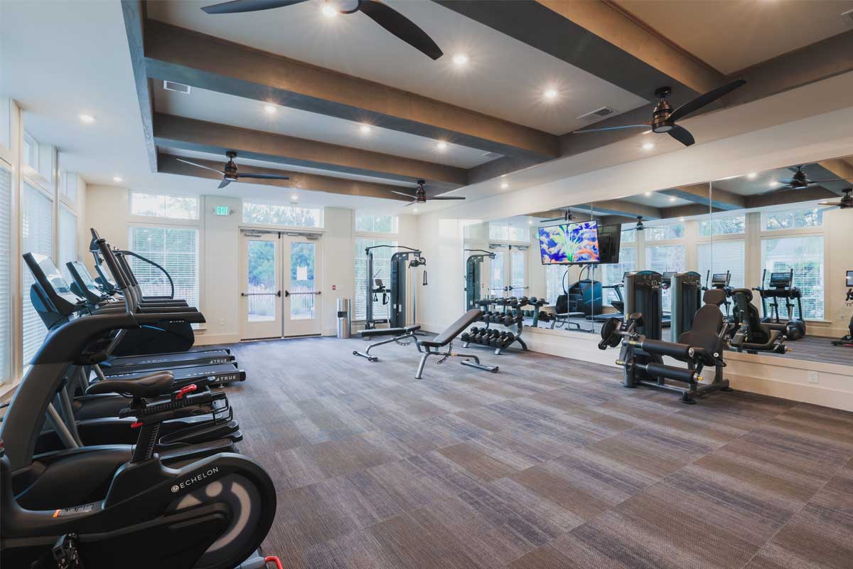 Riverwood Apartments interior: gym